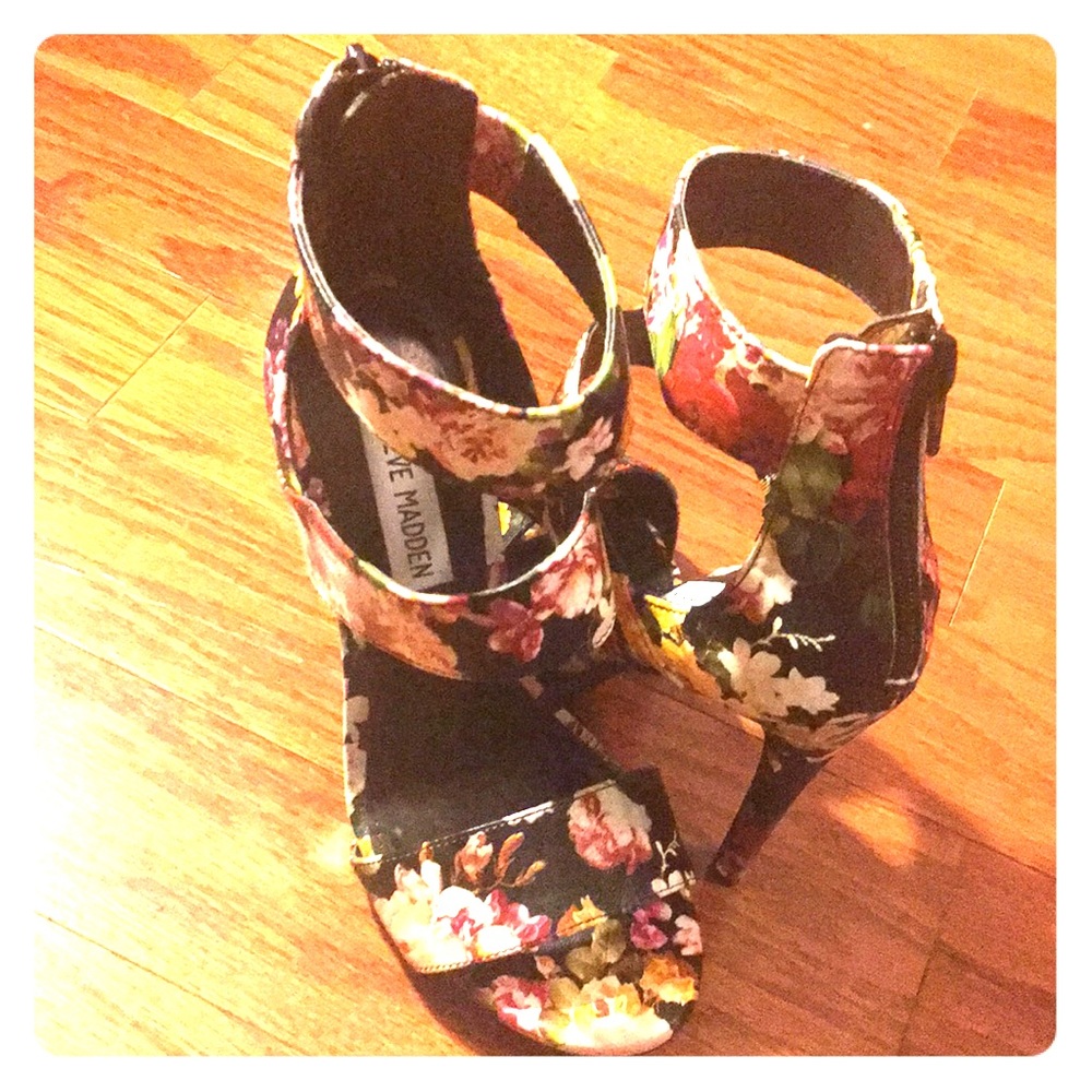 Floral sandals